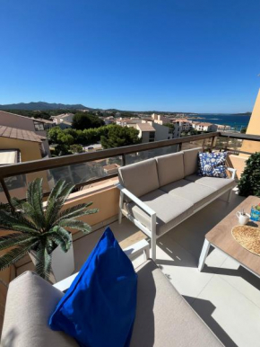 Vue 180 degrés mer-colline, plages 100m, Piscine, Box , Domaine Coudoulière Six Four les Plages